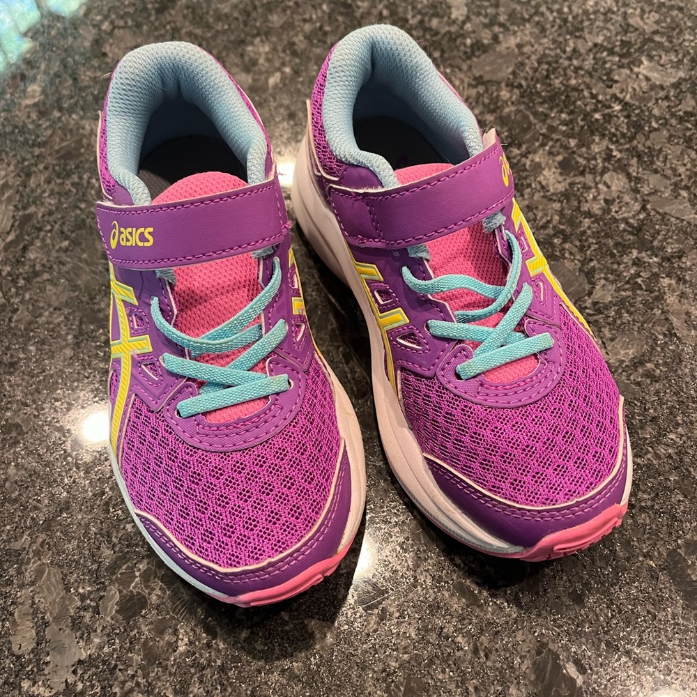ASICS JOLT 3 PS Little Kids running Shoe 1014A241